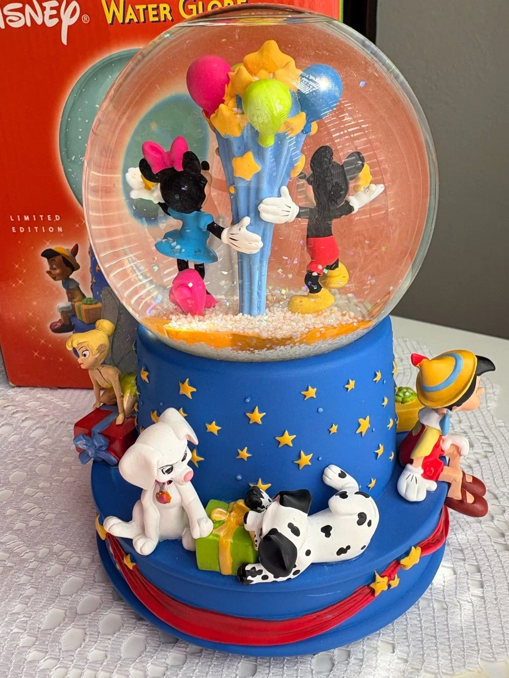 Vintage Disney Hallmark 2001 Walt’s 100th Birthday Musical Water Globe 👑